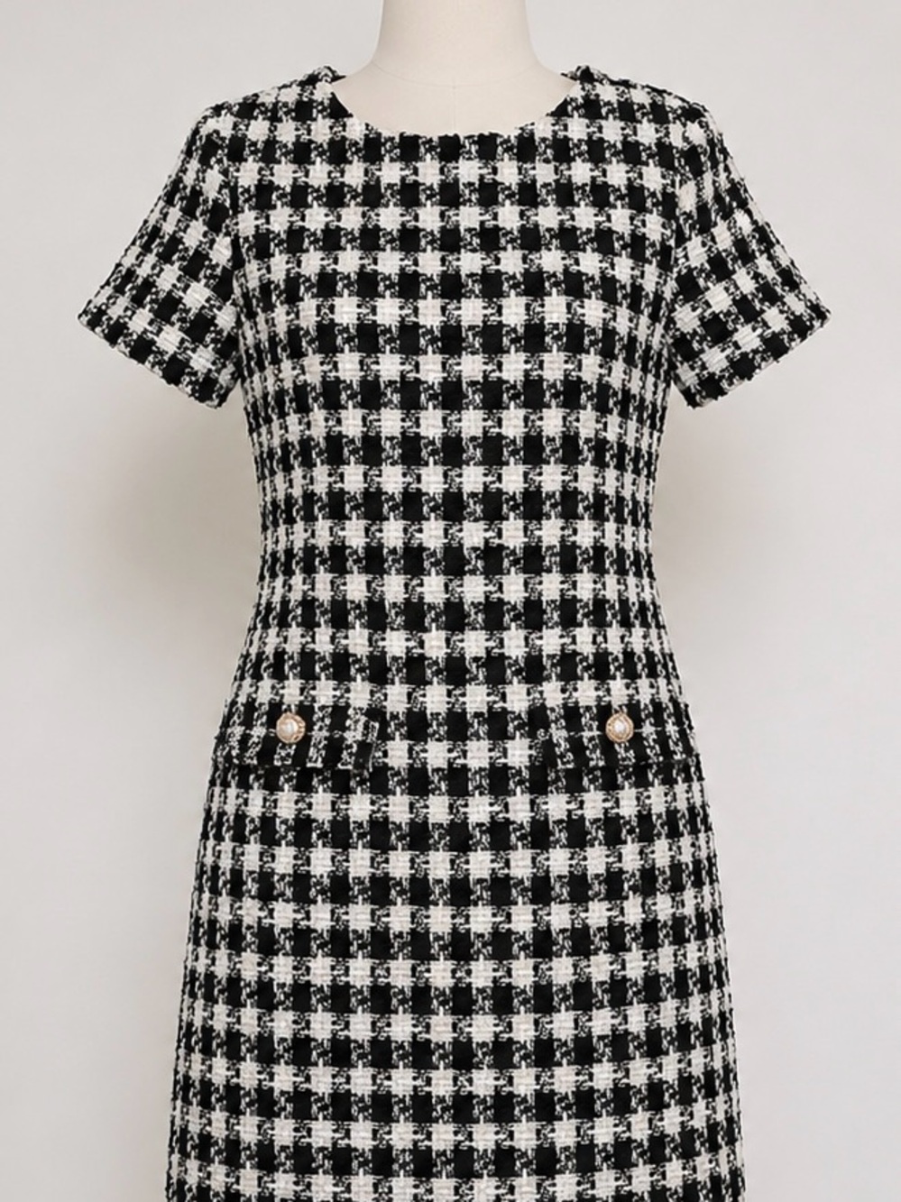 BeBop Black and White Houndstooth Short Sleeve Shift Dress